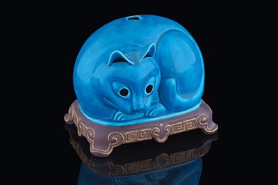 Lot 464 - A rare Minton cat pastille burner