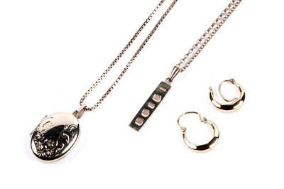 Lot 360 - Gold jewellery including an ingot pendant