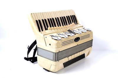 Lot 4 - A Scandalli 120 bass piano accordion