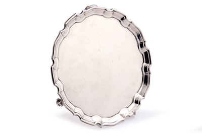 Lot 563 - An Elizabeth II silver card tray