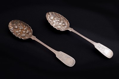 Lot 493 - A pair of Victorian silver berry spoons