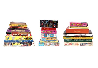 Lot 475 - A collection of boxed toys board games