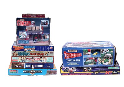 Lot 478 - A collection of modern boxed toys and games