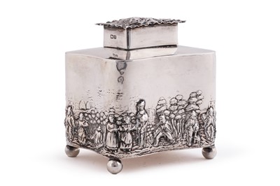 Lot 554 - An early George V silver tea caddy