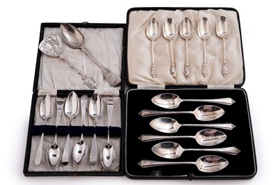 Lot 507 - Georgian and later silver spoons