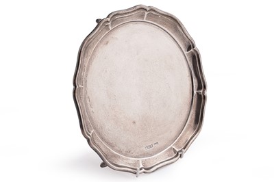 Lot 469 - A silver salver