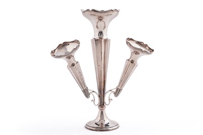 Lot 536 - A George V silver epergne