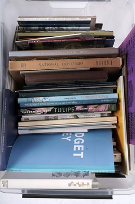 Lot 204 - A collection of books relating to art, artists and the visual arts