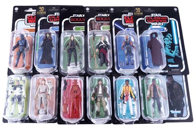 Lot 323 - Twelve carded Kenner Star Wars The Vintage Collection figures