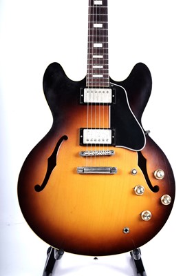 Lot 66 - A Gibson ES335 '63 re-issue