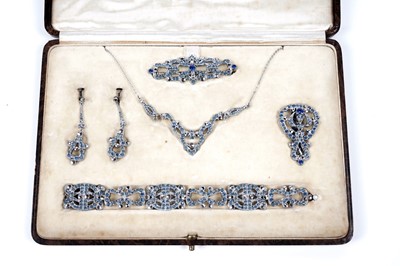 Lot 614 - An early 20th Century lady's Art Deco costume jewellery parure