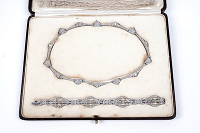 Lot 615 - An early 20th Century lady's Art Deco costume jewellery set