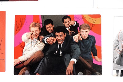 Lot 94 - Deep Purple and other signatures