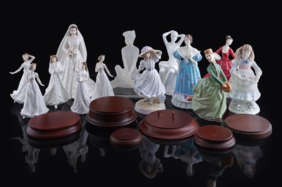 Lot 356 - A collection of ceramic figures