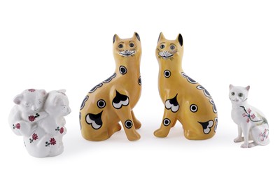 Lot 338 - A pair of Griselda Hill cats; and other ornaments