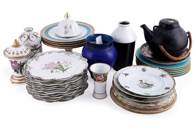 Lot 321 - A collection of English and continental 19th Century and later ceramics