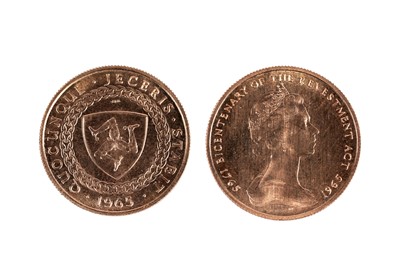Lot 427 - An Isle Of Man 1965 gold half sovereign