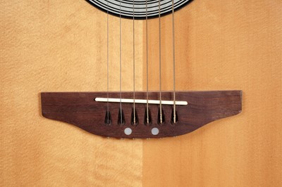 Lot 53 - A left-handed Ovation Applause