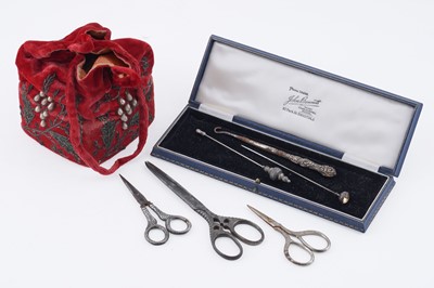 Lot 507 - A Victorian lady's reticule, hat pins, and scissors