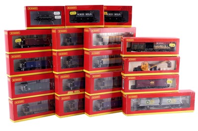 Lot 255 - Nineteen boxed Hornby 00-gauge wagons/rolling stock