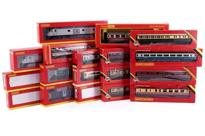 Lot 235 - Nineteen boxed Hornby 00-gauge Pullman coaches and trailers