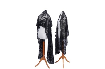 Lot 502 - 19th Century chantilly-type lace stoles and bonnet veils | Lady Grey
