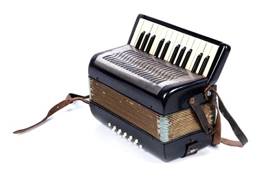 Lot 5 - A Hohner Mignon II accordion