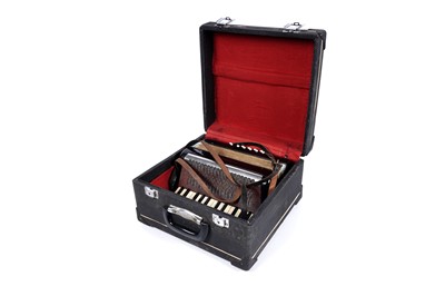 Lot 5 - A Hohner Mignon II accordion
