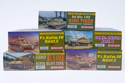 Lot 293 - Five 1:35 scale Dragon model kits