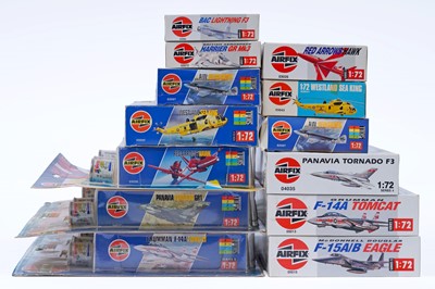 Lot 292 - Thirteen 1:72 scale Airfix model kits