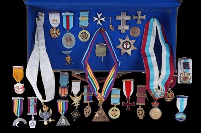 Lot 542 - A collection of Masonic jewels