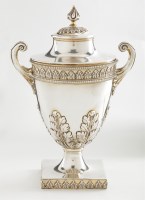 Lot 713 - An Edwardian silver two-handled cup and cover,...