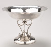 Lot 749 - A George V silver fruit stand, by Walker &...