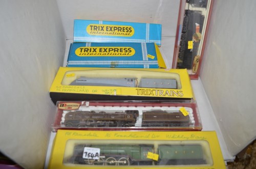 Lot 754 - Trix Express International: 00-gauge scale...