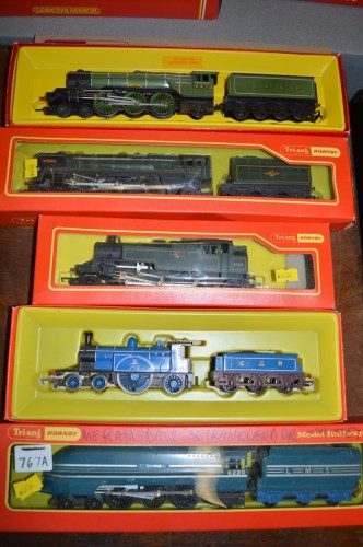Lot 767 - Tri-ang Hornby: 00-gauge models, to include: R....