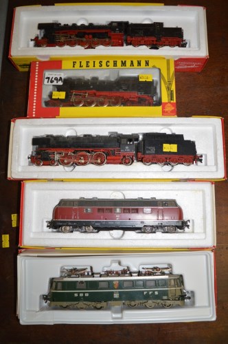 Lot 769 - Fleischmann: 00-gauge models, to include: 1334,...
