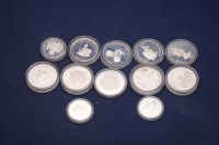Lot 22 - Assorted commemorative coins, to include: 1995...
