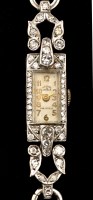 Lot 693 - An early 20th Century diamond cased cocktail...