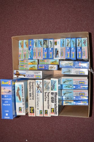 Lot 263 - Revell model constructor kits: scales to...