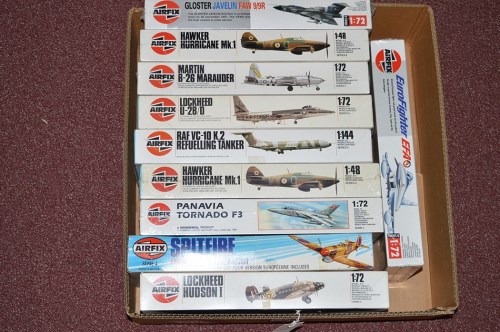 Lot 282 - Airfix model constructor kits: series 4, of...