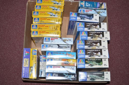 Lot 296 - Italaerei model constructor kits: to include...