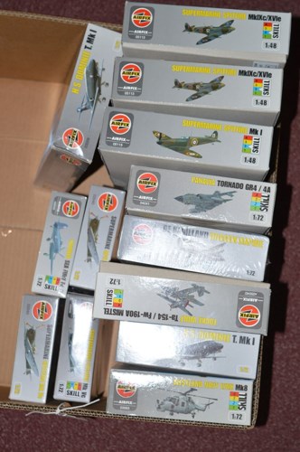 Lot 320 - Airfix model constructor kits: silver boxed...
