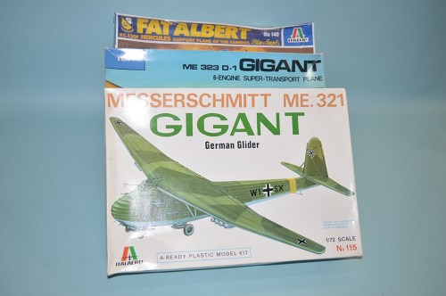 Lot 434 - Italaerei model constructor kits, to include:...