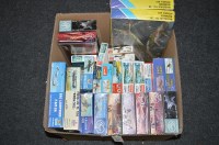 Lot 523 - Model construction kits, by: Trumpeter, ESCI,...
